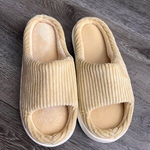 Ribbed Slide Slippers in Beige